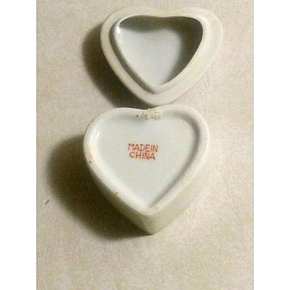 VINTAGE PORCELAIN JEWELRY BOX , TRINKET BOX - Picture 3 of 3